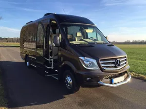 Het huren van een minibus met chauffeur in Nederland