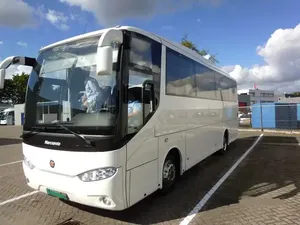 Huren van een autocar en een bus met privéchauffeur in Nederland